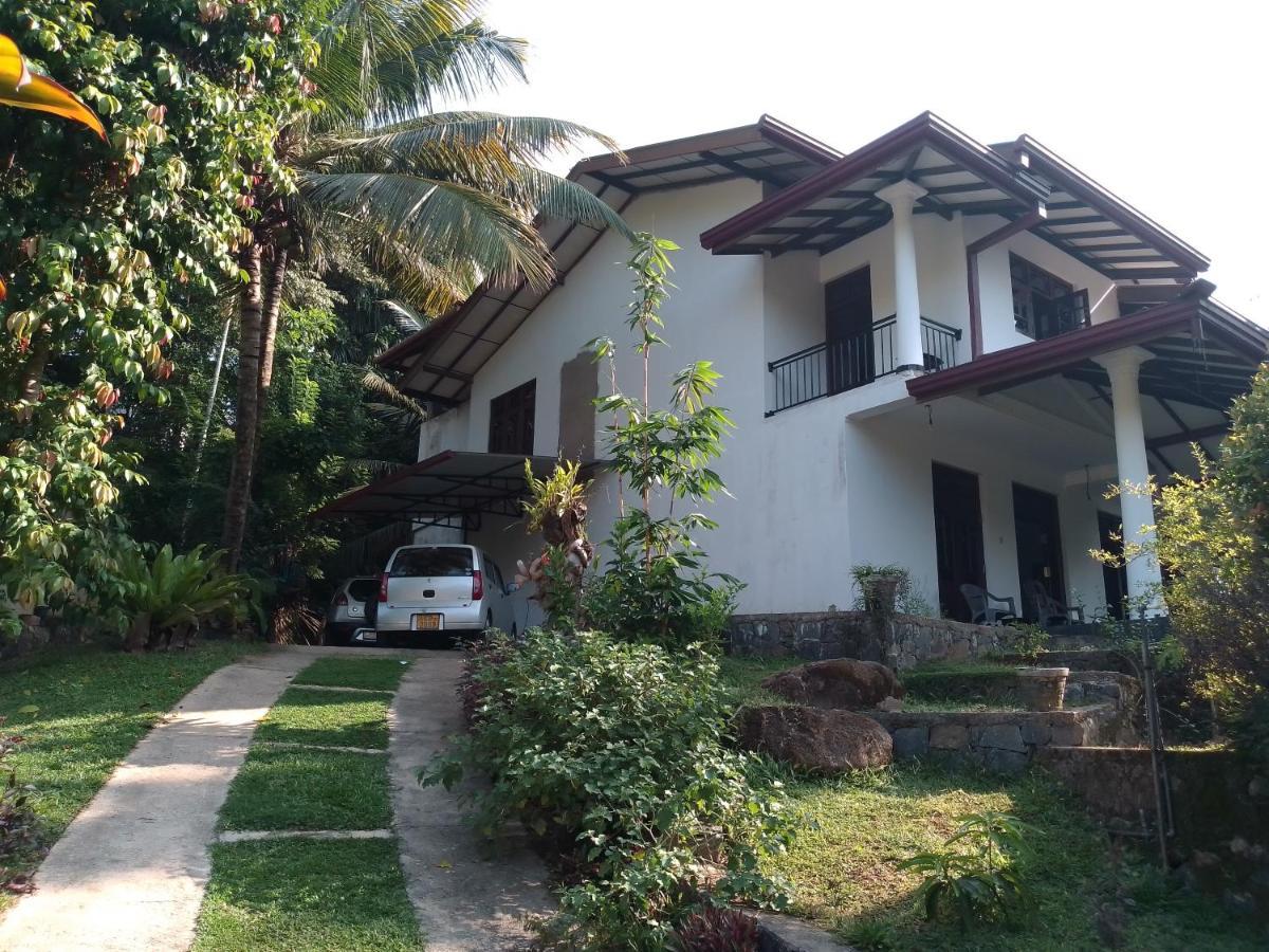 Sea & Greens Apartments Unawatuna Esterno foto