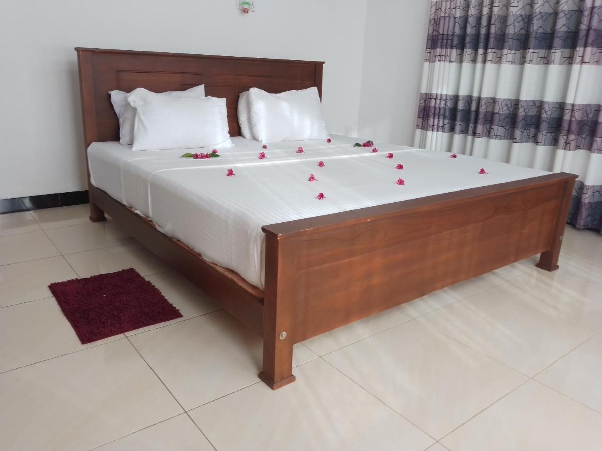 Sea & Greens Apartments Unawatuna Esterno foto